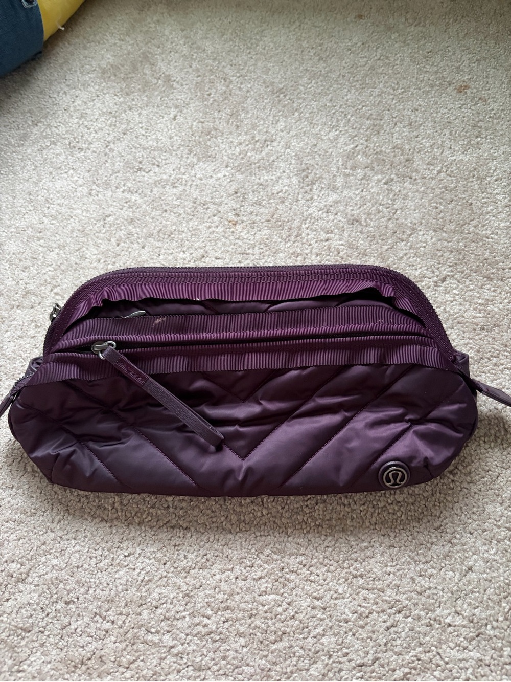 🐞LULULEMON - purple makeup pouch